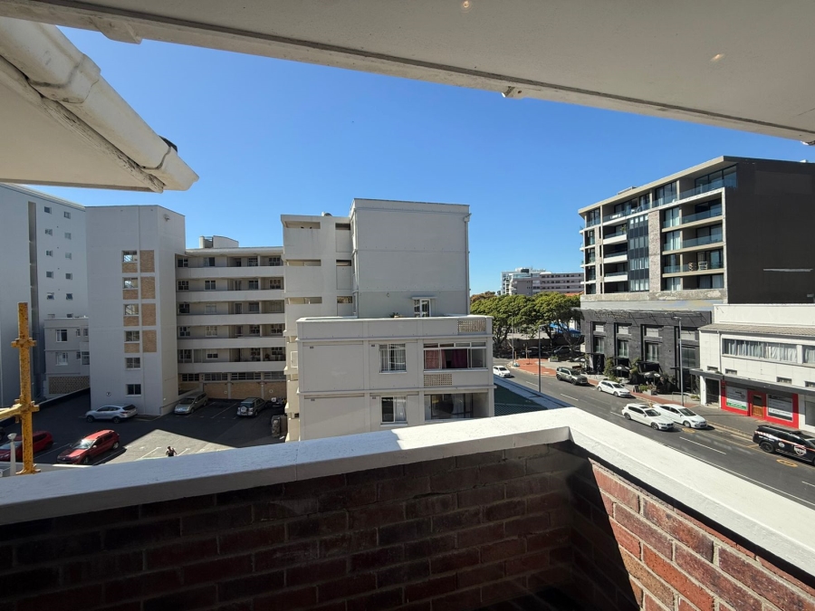 0 Bedroom Property for Sale in Sea Point Western Cape